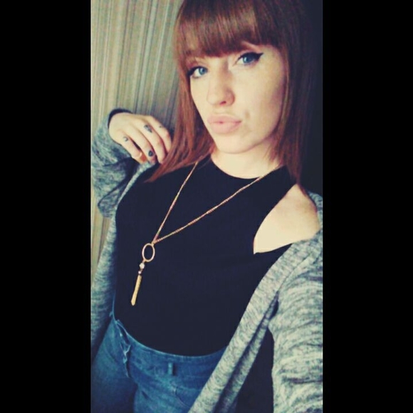 Profile Picture of Lauren Crosiar (@laureenmaureen) on Poshmark