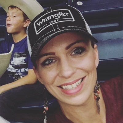 Profile Picture of 🌵Heather🌵 (@HeatherHooks11) on Twitter