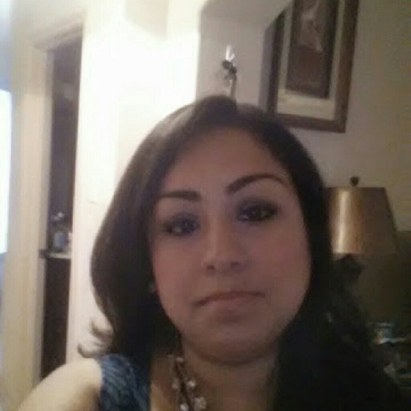 Profile Picture of Sonia Palacios (@soniap1980) on Poshmark