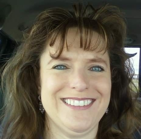 Profile Picture of Lora Sells wofford (@lorawofford) on Poshmark