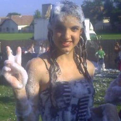 Profile Picture of Báder Amanda Mendy (@amanda_badder) on Twitter