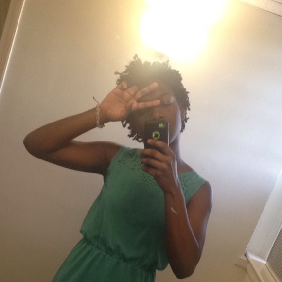 Profile Picture of Shandani Tuitt (@shandanni_) on Poshmark