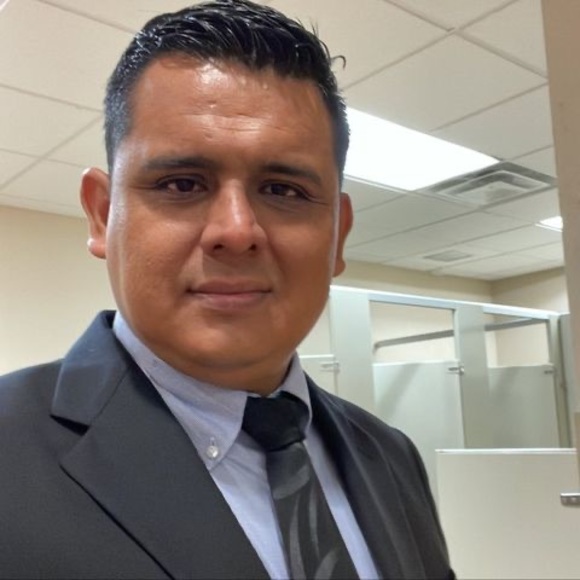 Profile Picture of Cesar Augusto (@cesarvillada975) on Poshmark