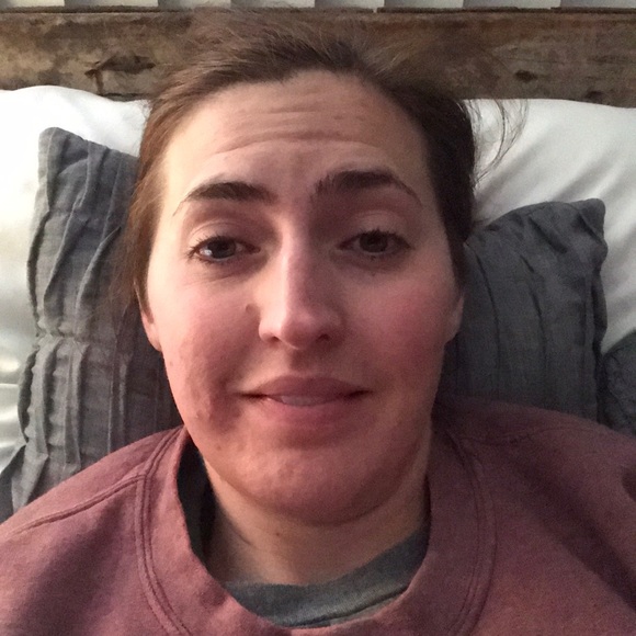 Profile Picture of Anne Larson (@aelarson490) on Poshmark