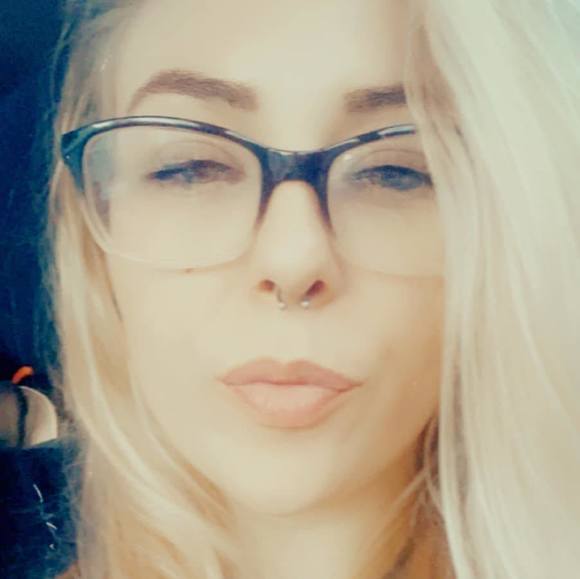Profile Picture of Crystal Schmidt (@crystalschmidt) on Poshmark