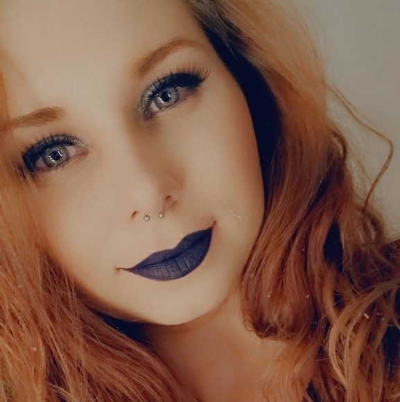 Stephanie Rickenbacker - Poshmark Profile Picture of Stephanie Rickenbacker (@s_rickenbacker) on Poshmark