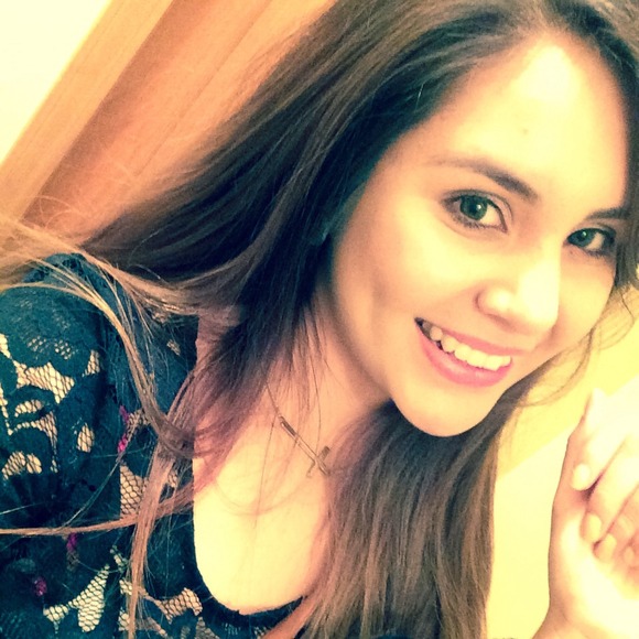 Profile Picture of Alice Herrera (@alice97) on Poshmark