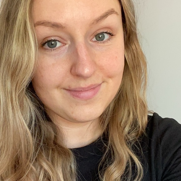 Profile Picture of Lacey Keller (@laceyeneff) on Poshmark