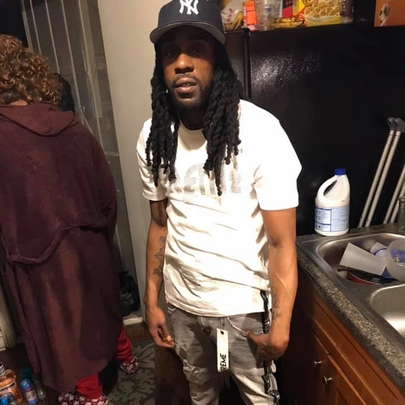 Profile Picture of Mark Lofton (@markclofton87) on Poshmark