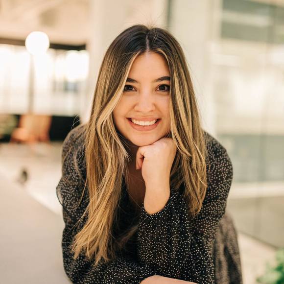 Profile Picture of Haley Schultz (@haleyalicia) on Poshmark