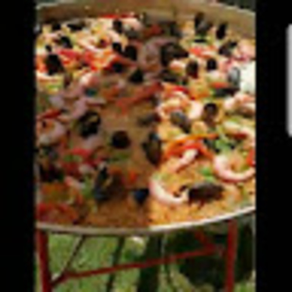 Profile Picture of Daniel Vassallo (@paellastreet) on Poshmark