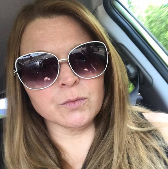 Profile Picture of Heather Vanpelt (@32heathernjesse) on Poshmark