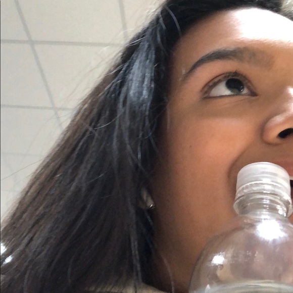 Profile Picture of Bianca Porras (@biancaporras) on Poshmark