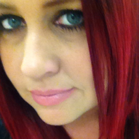 Profile Picture of Aleisa Chase (@poshpineapple4) on Poshmark