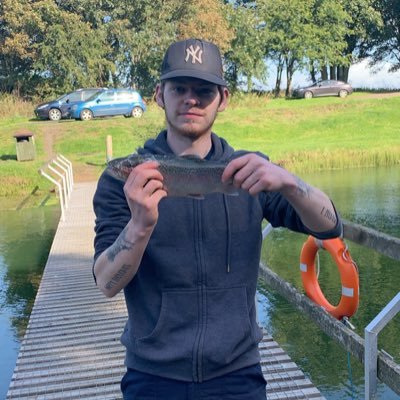 Profile Picture of Ross Hutton (@rosshutton12) on Twitter