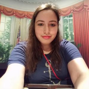 Profile Picture of Hallie Goldstein (@hal_gold) on Twitter