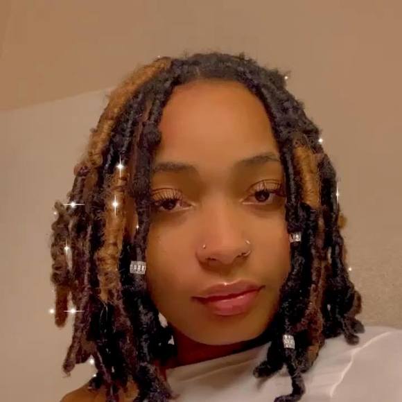 Profile Picture of Yasmine Dismuke (@yasmine_dismuke) on Poshmark