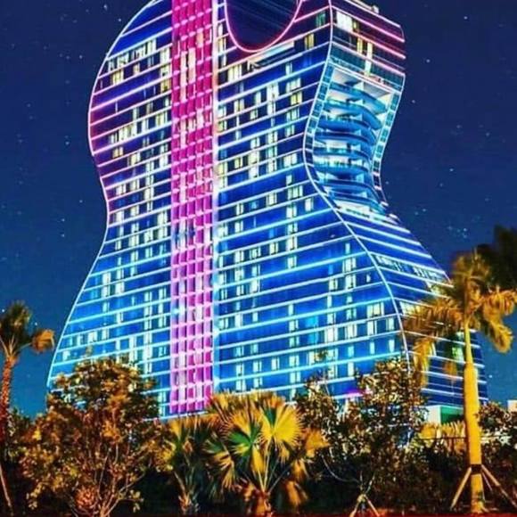 Profile Picture of Chacon Andrade (@chaconandrade) on Poshmark