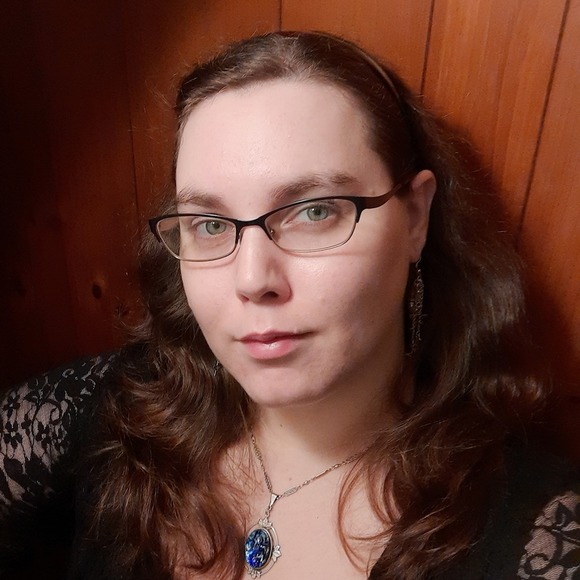 Profile Picture of Bev Ostaff (@bevostaff) on Poshmark