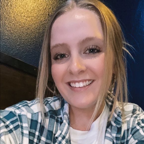 Profile Picture of Madison Scharlau (@madkschar) on Poshmark