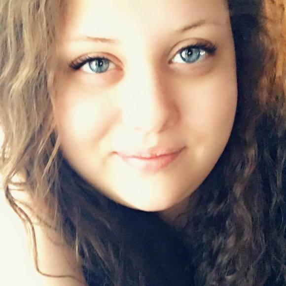 Profile Picture of Skylar Shaw (@skylarshaw1o1) on Poshmark