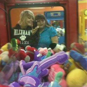 Profile Picture of Ashley Mcwhirter (@imeatinggrapes) on Myspace