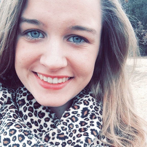 Profile Picture of Audrey Thomas (@dixie0168) on Poshmark