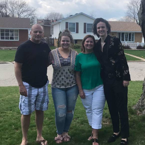 Profile Picture of Nadine Frayling (@nadine_frayling) on Poshmark