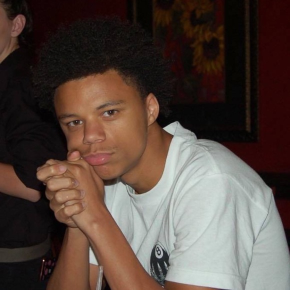 Profile Picture of Tekori Bradby (@tekorib24) on Poshmark