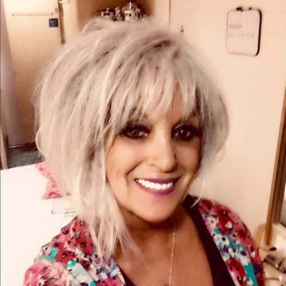 Profile Picture of Denise Brewer (@fubufan) on Poshmark