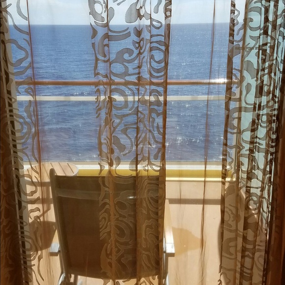 Profile Picture of Colleen Mcleer (@queenie1972) on Poshmark