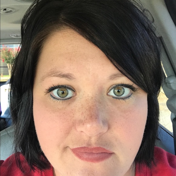Profile Picture of Jessica Mcclintock (@jlmcclintock) on Poshmark