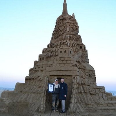 Profile Picture of Tallest Sandcastle (@TallSandcastle) on Twitter