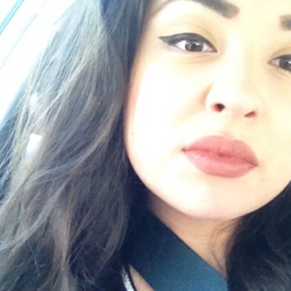Profile Picture of Margarita Mancera (@mmaggieec) on Poshmark