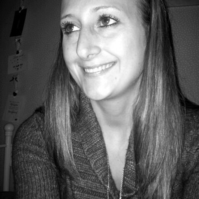 Profile Picture of Julia Lind (@julialind48) on Twitter