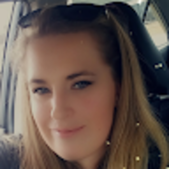 Profile Picture of Casey Wise (@caseybeth711) on Poshmark