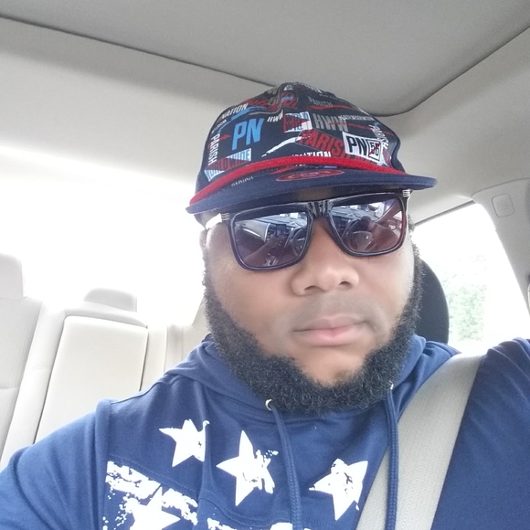 Profile Picture of Tundx Tundinho (@tundinho) on Poshmark