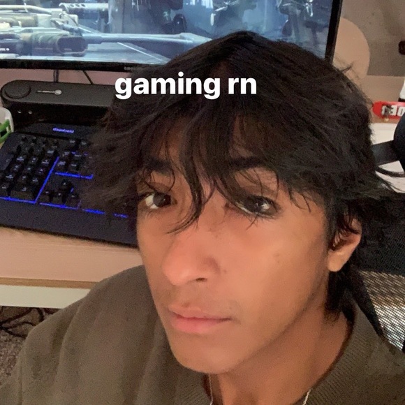 Profile Picture of Emmanuel Rodriguez (@xmannyo) on Poshmark