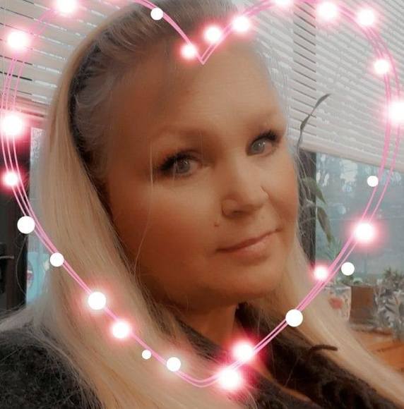 Profile Picture of Angela Faircloth (@amfsissy) on Poshmark