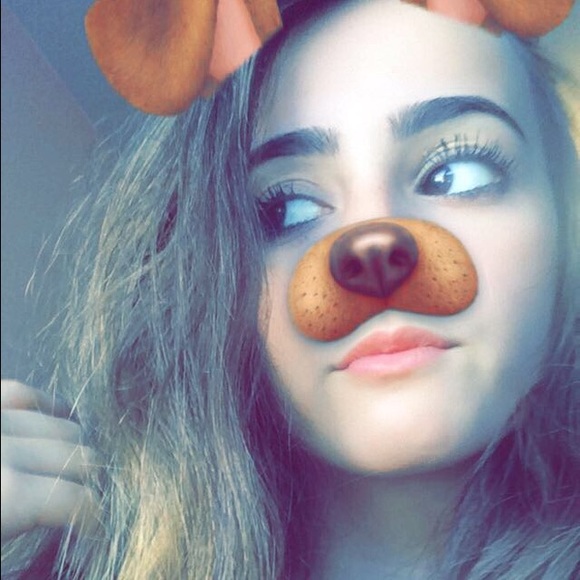 Profile Picture of Alexa Hayes (@alexahayesss) on Poshmark