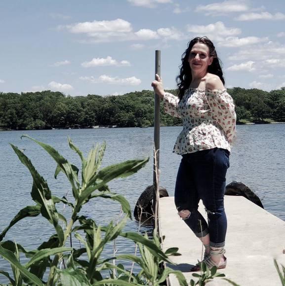 Profile Picture of Coleen Scott orme (@cogondek) on Poshmark