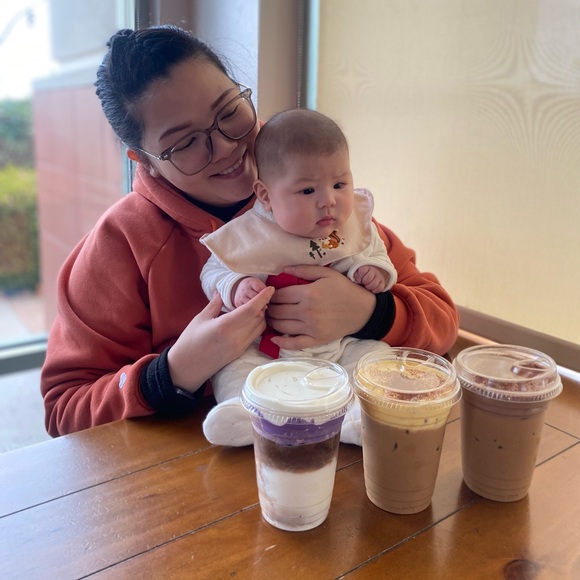 Profile Picture of Nhi Huynh (@nhihuynh644) on Poshmark