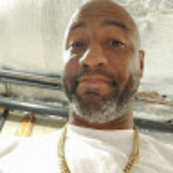 Profile Picture of Omar Laureano (@omar3318) on Poshmark