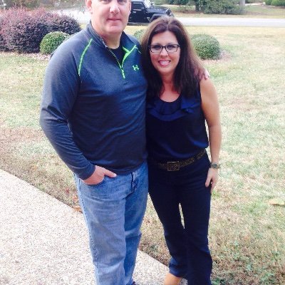 Profile Picture of Kim Halstead (@KimHalstead8) on Twitter