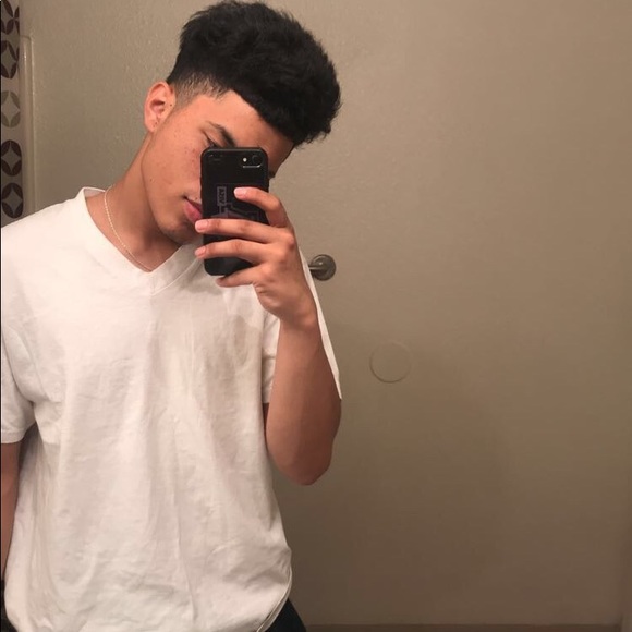 Profile Picture of Jensen Schmidt (@lajenjs) on Poshmark