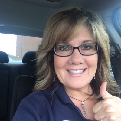 Profile Picture of Lisa Savas (@LisaSavas) on Twitter