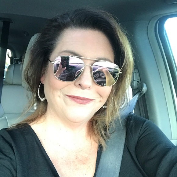 Profile Picture of Cindy Holt (@cindycholt) on Poshmark