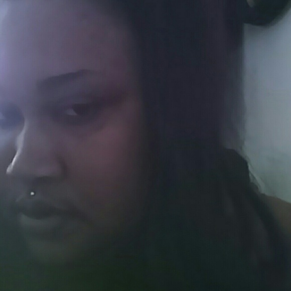 Profile Picture of Marie Stjuste (@kkk124456) on Poshmark