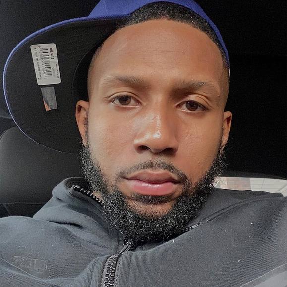 Profile Picture of Devonte Moore (@devontemoore56) on Poshmark