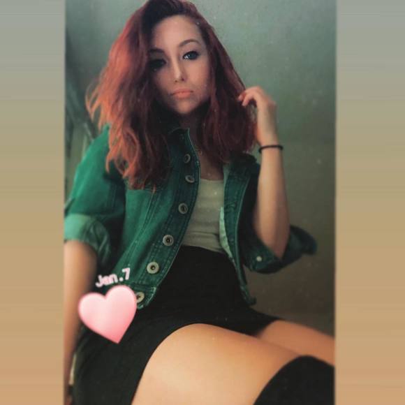 Katelyn Eden - Poshmark Profile Picture of Katelyn Eden (@katelyn_eden) on Poshmark